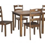 D419-225 Hazelteen  5 Piece Dining Table  Set